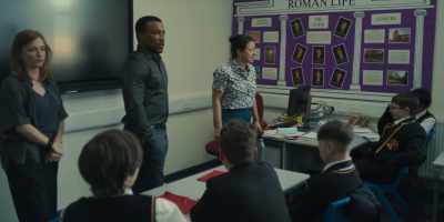 - Right. Detective Bascombe.
- Hi. - Adolescence