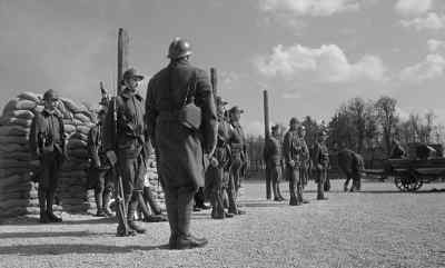 Right face! - Paths of Glory