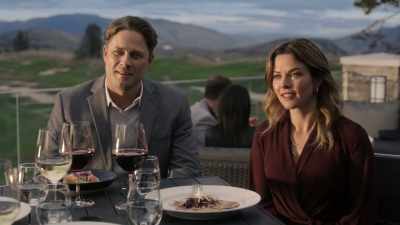 Right, Hank?
- Bonnie, let's-- - Deadly Wives Club