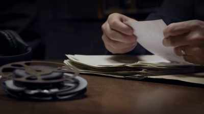 Right. He didn't
trust her reading, - The Holzer Files