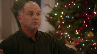 Right here in my hand,
this is Christmas. - A Sweet Christmas Romance