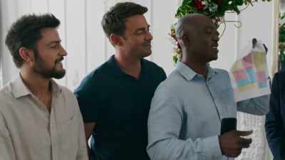 - right here.
- [trio laughing] - The Groomsmen: First Look