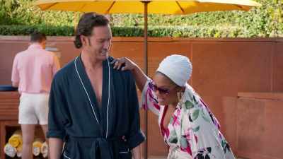 Right after I do
this cannonball.
[ Both laugh ] - mixed-ish