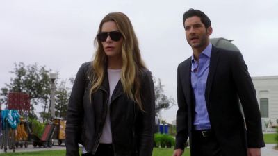 - Right.
- I got this. - Lucifer