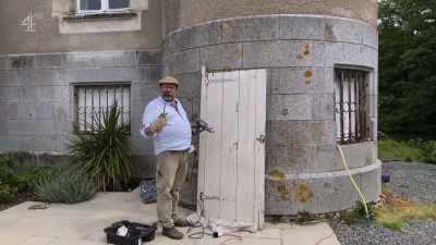 Right, I need to
heat this enough - Escape to the Chateau: Make Do & Mend