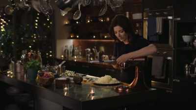 Right, I'm going
to dismantle this... - Nigella: At My Table