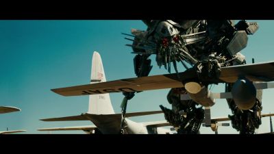 Right I'm on a mission Wait wait wait wait - Transformers: Revenge of the Fallen