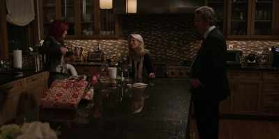 - Right. I'm treating.
- No, I'm treating. - The Good Fight