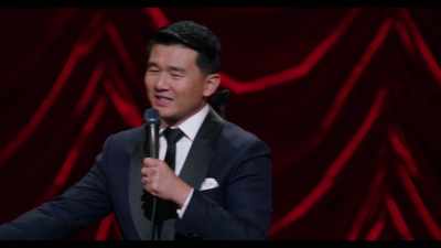 -Right? It's the best.
-[audience laughs] - Ronny Chieng: Asian Comedian Destroys America!