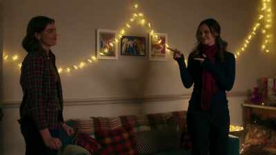 - Right. (Lizzie laughs) - Christmas in Notting Hill