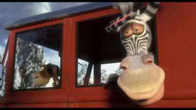 - Right on target, zebra.
- Stop! The train is coming! - Spy Cat