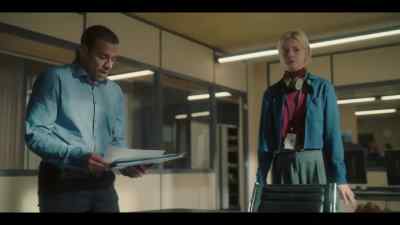 Right, our victim,
ID'ed as Roland Mitchell, - Patience