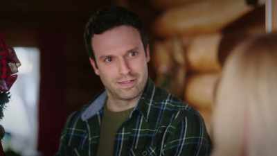 Right. Right. Come in. - Unwrapping Christmas: Olivia's Reunion