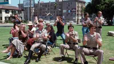 - Right! Right! Right!
- Woo-hoo! - CHiPs