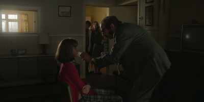 Right, take the water into your mouth. - The Enfield Poltergeist