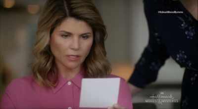 RIGHT THERE,
THAT'S SCOTT BRADY, - Garage Sale Mysteries: Picture a Murder