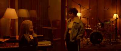 - Right for what?
- Just 'cause it's like finished - Love Spreads