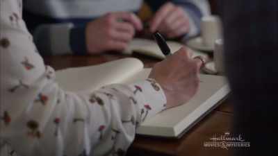 Right, but with three people
in the trailer it'd be hard - Last Scene Alive: An Aurora Teagarden Mystery