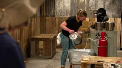  Right and wrong. - Moonshiners: Master Distiller