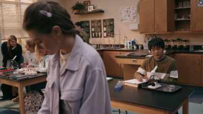 - Right. Yeah, we don't really do that.
- Oh! We should go bowling. - American Born Chinese