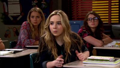 Riley, what's that? - Girl Meets World
