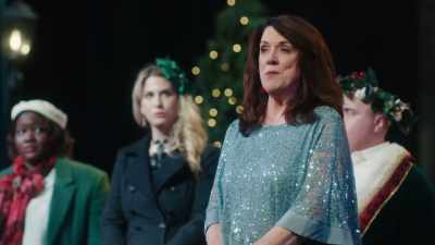 Riley, will you please
join us on the stage? - A Show-Stopping Christmas