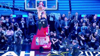 - [rim clattering]
- [roaring cheer] - Destination NBA: A G League Odyssey