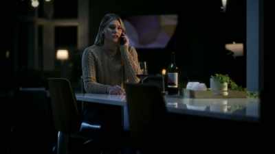 [ringing tone]
[Anita]: Marti? - Deadly Wives Club