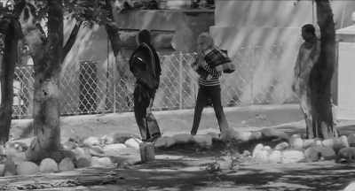 Ringo enjoyed the peaceful togetherness
with Mrs Ringo. - The Beatles and India