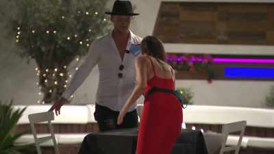 (RINGS BELL) - Love Island
