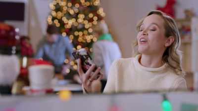 [ringtone] - Mistletoe & Menorahs