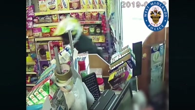 Rival gangs clash in broad daylight. - Killers: Caught on Camera