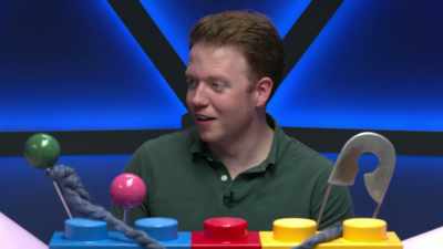- Riz, as you begin to sneak,
what do you attempt to do? - Dimension 20