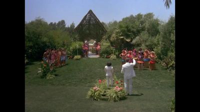 ROARKE Smiles everyone Smiles - Fantasy Island