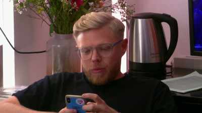 "Rob est inbaisable.
Il compte comme moyen de contraception." - Backstage with Katherine Ryan