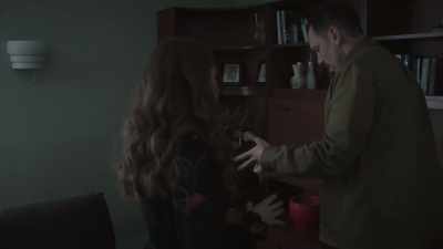 Rob, I'm trying to help you. I'm
trying... What are you doing? - For Her Sins