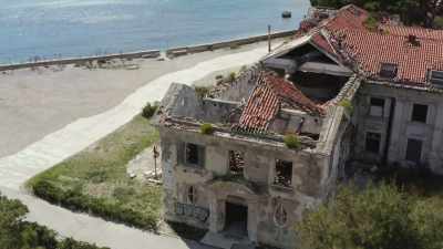 [Rob] The level of devastation
here is horrifying. - Mysteries of the Abandoned