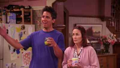 - Robbie's home! - Everybody Loves Raymond