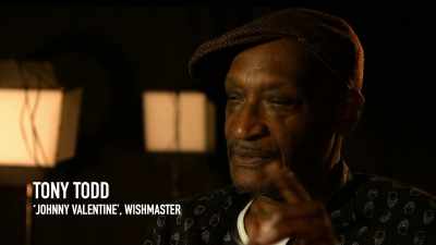 Robert handles the fans great. - Hollywood Dreams & Nightmares: The Robert Englund Story