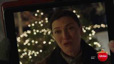 [Robert laughs] - Christmas Unwrapped