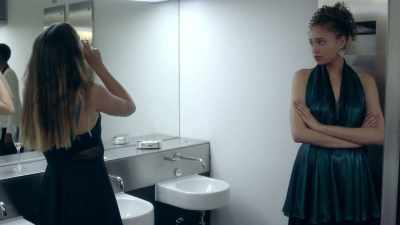 - Robert.
- Right. Um, Tessa. - Clique