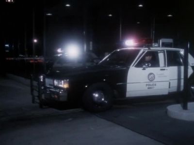 ROBERT STACK: 8:00 P.m. - Unsolved Mysteries