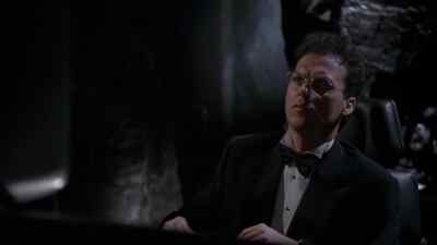 - Robert, what's up? - Anonymous tip. - Batman