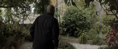 Roberto, to the left, the steps, the piazza. - The Equalizer 3
