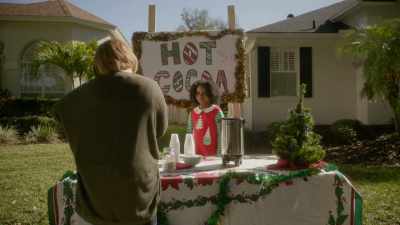 Robin better watch what she says - A Christmas Karen
