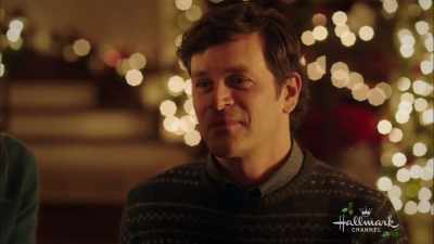 (Robin)'Come sit, Sydney.' - Christmas Connection