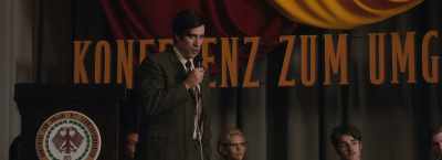 Robin, you have a question
to ask our hosts. - Breathe