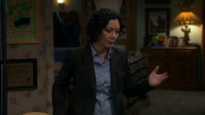 Robin wants me to
threaten to quit with her - The Conners