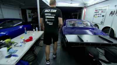 [Robin] We drew Wayne
Smozanek, our own teammate. - Street Outlaws No Prep Kings Team Attack