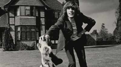 Robin's got a house
in St. George's Hill, - The Bee Gees: How Can You Mend a Broken Heart